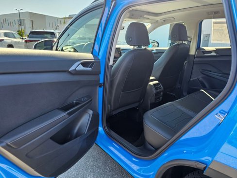 New 2025 Volkswagen Taos SE image 22