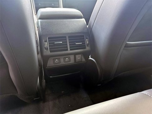 New 2025 Land Rover Discovery Sport Dynamic SE image 14