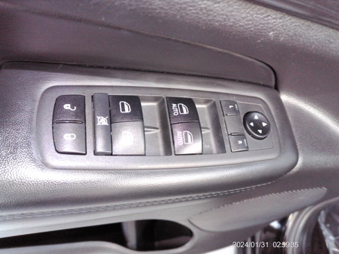Used 2019 Jeep Grand Cherokee Laredo image 26