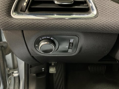 Used 2017 Chevrolet Cruze LT w/ Convenience Package image 22