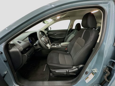Used 2024 Nissan Sentra SV image 13