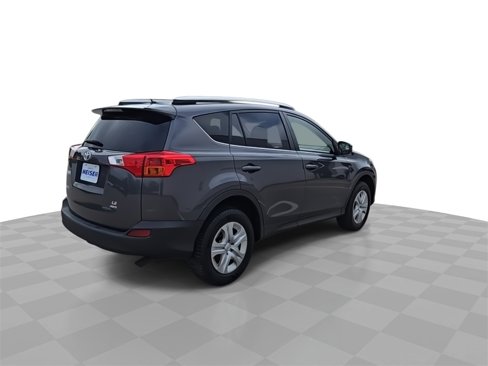 Used 2015 Toyota RAV4 LE image 8