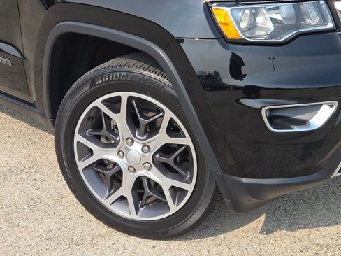Used 2019 Jeep Grand Cherokee Limited w/ Trailer Tow Group IV image 3