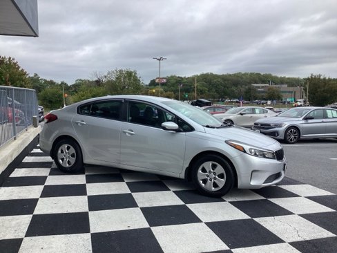 Used 2018 Kia Forte LX w/ LX Popular Package image 5