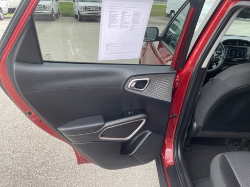Used 2023 Kia Soul LX w/ LX Technology Package image 48
