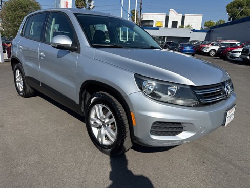 Used 2014 Volkswagen Tiguan S image 1