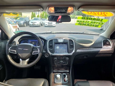 Used 2020 Chrysler 300 Limited image 18