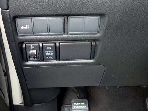 Used 2017 Nissan Armada SL image 22