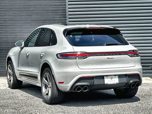 Certified 2024 Porsche Macan image 11