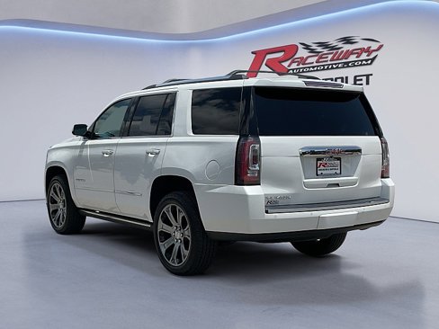 Used 2018 GMC Yukon Denali image 3