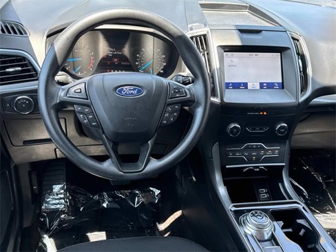 Certified 2020 Ford Edge SE image 9