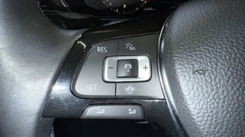 Used 2019 Volkswagen Tiguan SEL Premium w/ 3rd Row Seat Package image 18