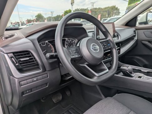 Used 2021 Nissan Rogue SV image 17