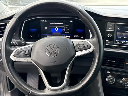 Used 2022 Volkswagen Jetta SE image 19