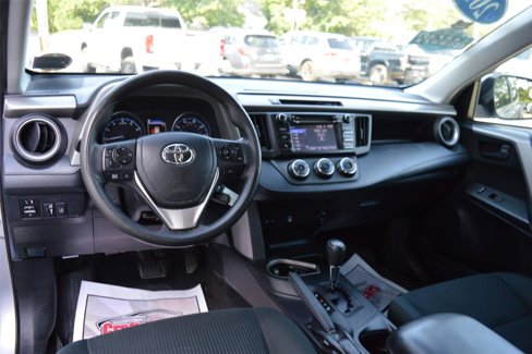 Used 2018 Toyota RAV4 LE image 12