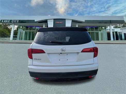 Used 2017 Honda Pilot LX image 4