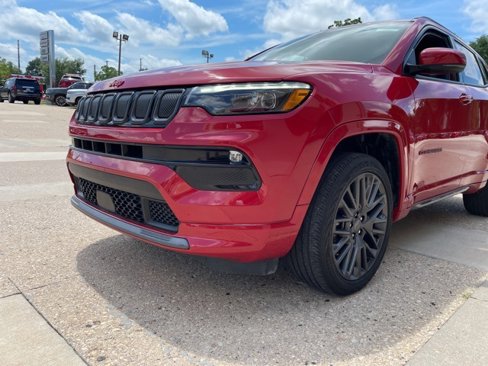 Used 2022 Jeep Compass Limited w/ (RED) Package image 15