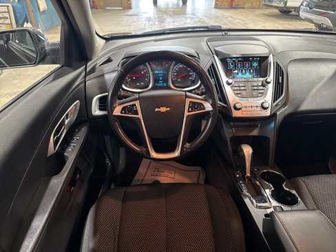 Used 2015 Chevrolet Equinox LT w/ Driver Convenience Package image 2
