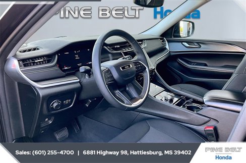 Used 2023 Jeep Grand Cherokee L Laredo image 12