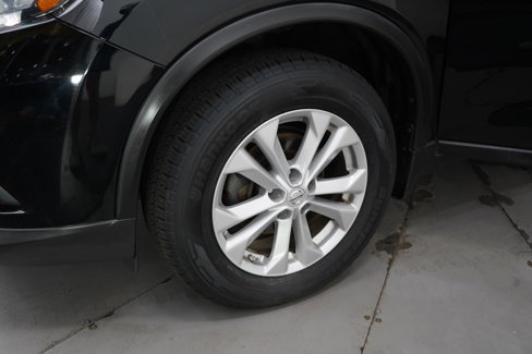 Used 2014 Nissan Rogue SV w/ SV Premium Package image 27