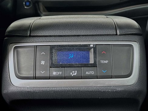 Used 2018 Toyota Highlander Limited image 24