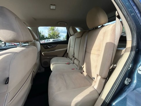 Used 2016 Nissan Rogue S image 23