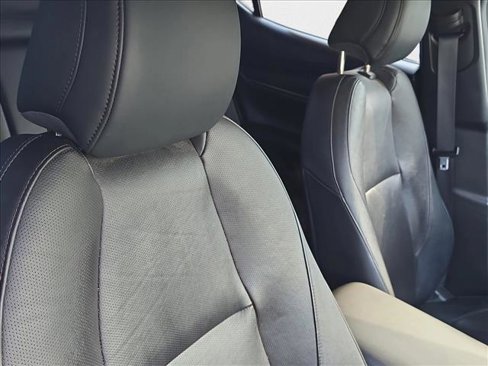 Used 2019 MAZDA MAZDA3 Hatchback w/ Premium Package image 19