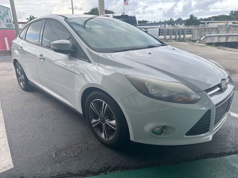 Used 2014 Ford Focus SE w/ SE Sport Package image 8