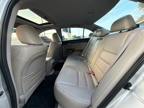 Used 2011 Honda Accord EX-L image 11