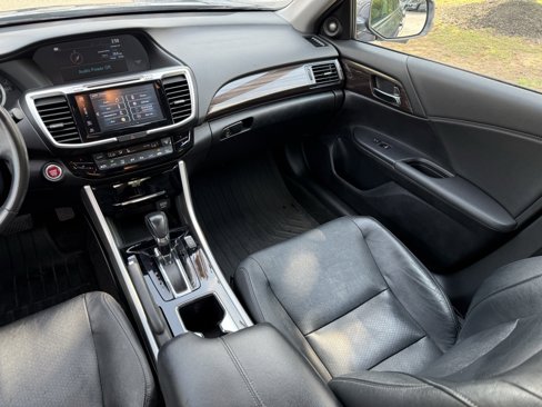 Used 2017 Honda Accord EX-L image 30