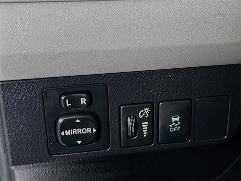 Used 2015 Toyota RAV4 LE image 15