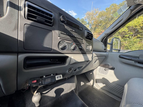 Used 2005 Ford F250 XLT image 25