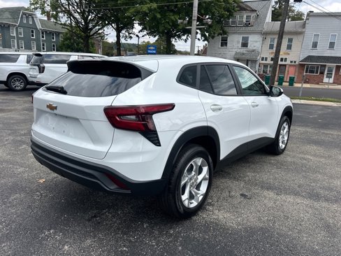 New 2025 Chevrolet Trax LS w/ LS Convenience Package image 4