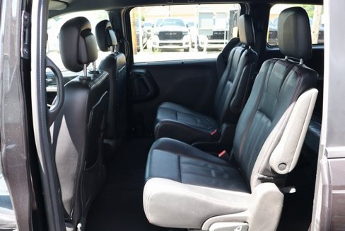 Used 2018 Dodge Grand Caravan GT image 37