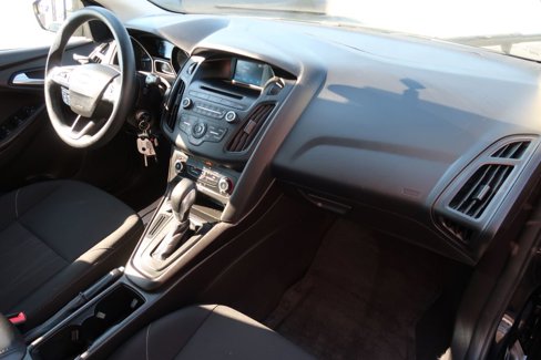 Used 2017 Ford Focus SE image 10