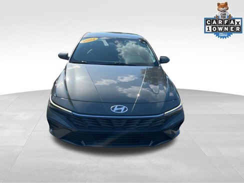 Used 2024 Hyundai Elantra SEL image 2