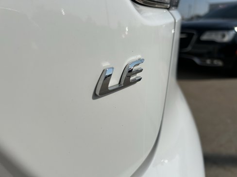 Certified 2022 Toyota Corolla LE image 9