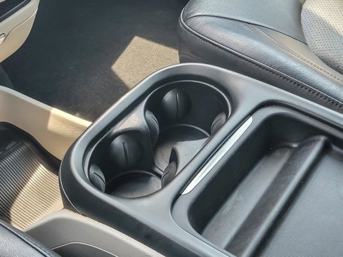 Used 2020 Chrysler Pacifica Touring-L image 17