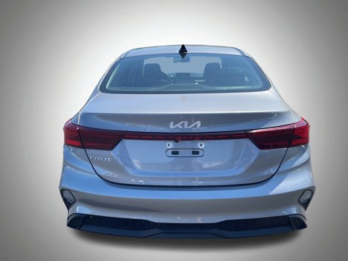 Used 2023 Kia Forte LXS image 10