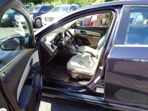 Used 2014 Chevrolet Cruze LT w/ Sun, Sound and Sport Package image 12