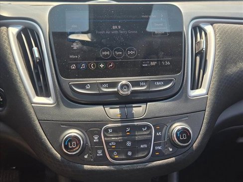 Used 2023 Chevrolet Malibu LT image 14