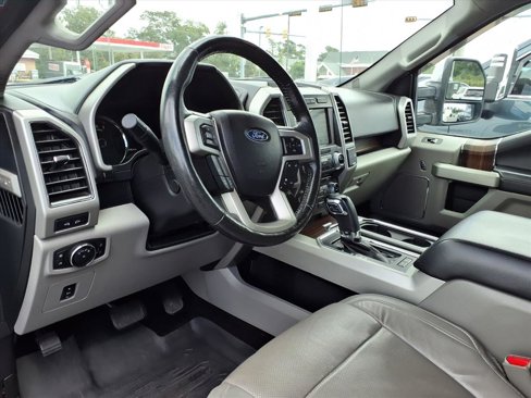 Used 2017 Ford F150 Lariat w/ Equipment Group 502A Luxury image 19