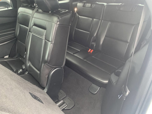 Used 2023 Ford Explorer XLT image 25