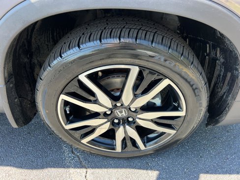 Used 2021 Honda Pilot Touring image 13