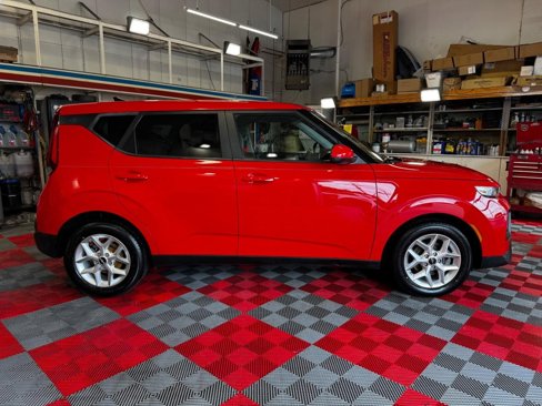 Used 2022 Kia Soul LX w/ Technology Package image 8