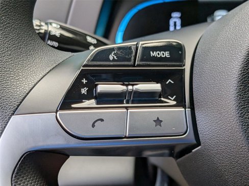 New 2025 Hyundai Elantra SE image 17