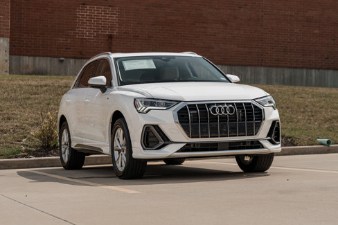 Certified 2025 Audi Q3 2.0T Premium Plus image 1