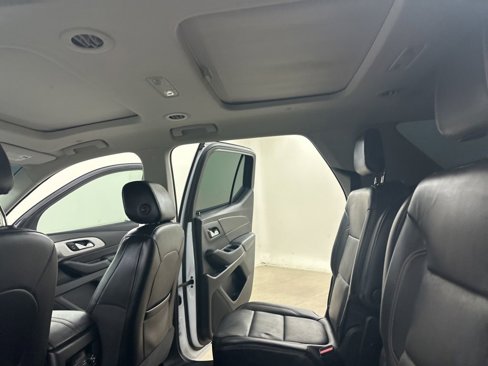Used 2018 Chevrolet Traverse LT image 31