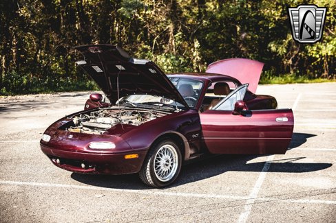 Used 1995 MAZDA MX-5 Miata M-Edition image 18