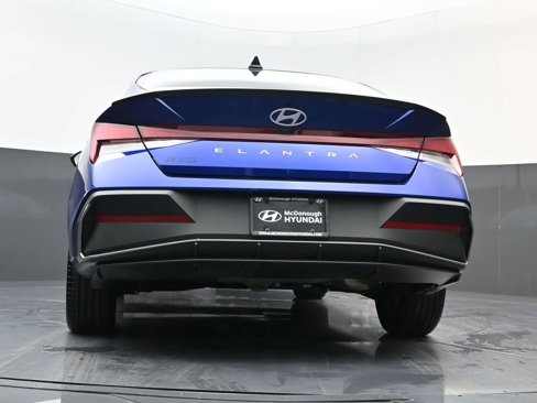 Certified 2025 Hyundai Elantra Sport image 24